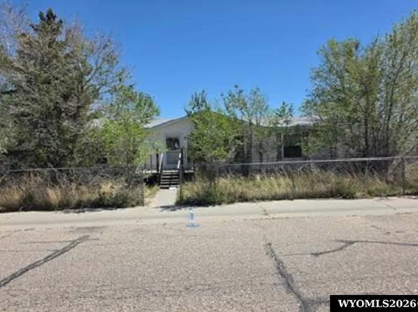 679 S 3rd Ave, Mills, WY 82644