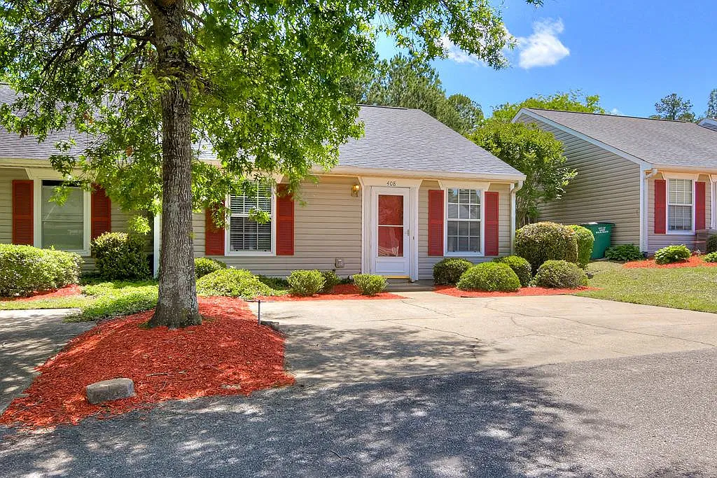 2 bed, 2.0 bath, 1082 sqft, $1,300 — Photo 2