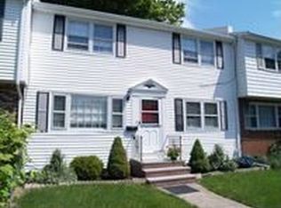 32 Rosemary St, Jamaica Plain, MA 02130