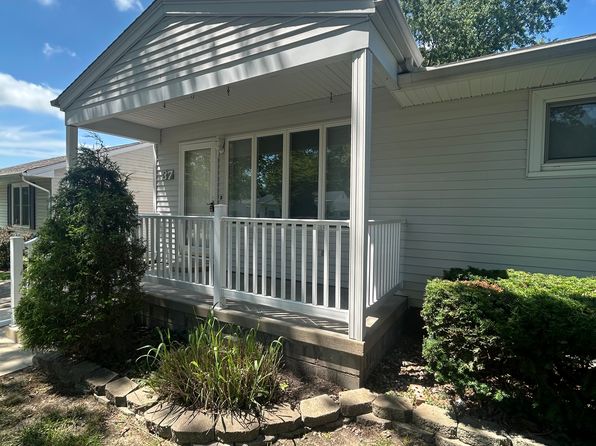 37 Meadowlark Ln
