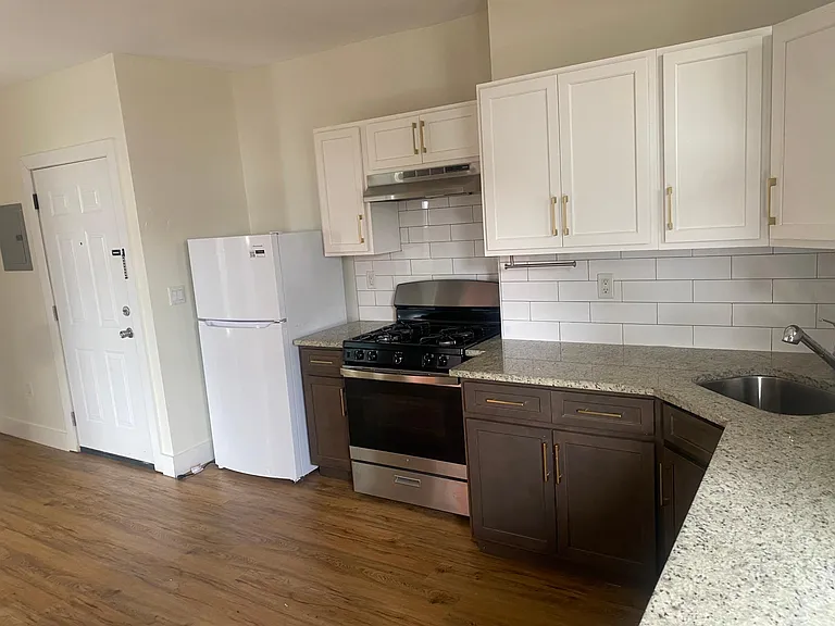92 Clinton Pl #2A — Photo 1