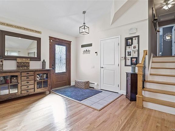 5th image of 30 Apple Ln