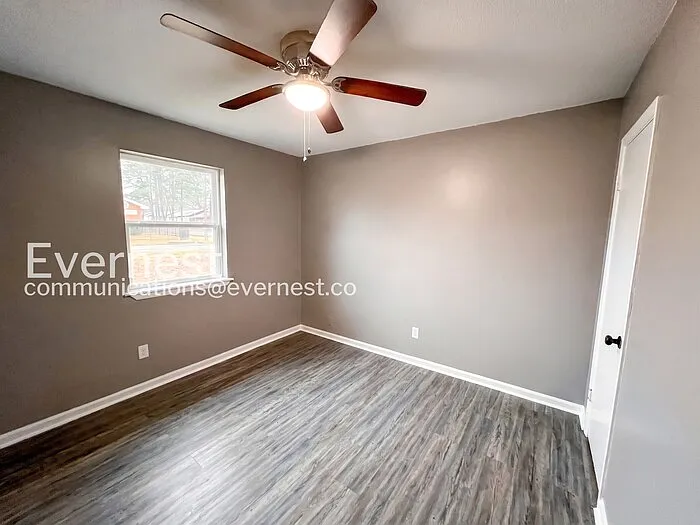 241 Pearl St — Photo 9