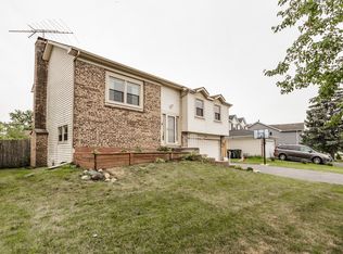 1308 Big Horn Trl, Carol Stream, IL 60188