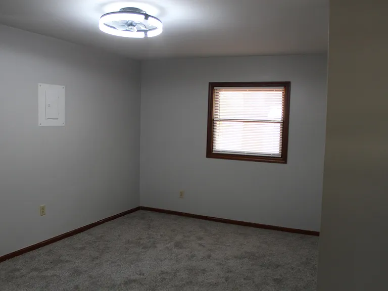 4900 Meyers St — Photo 2