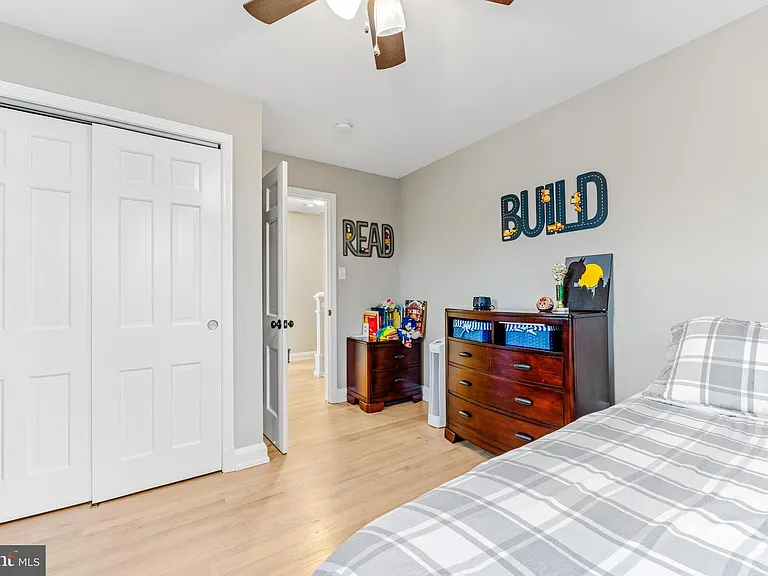 114 E Aylesbury Rd — Photo 36