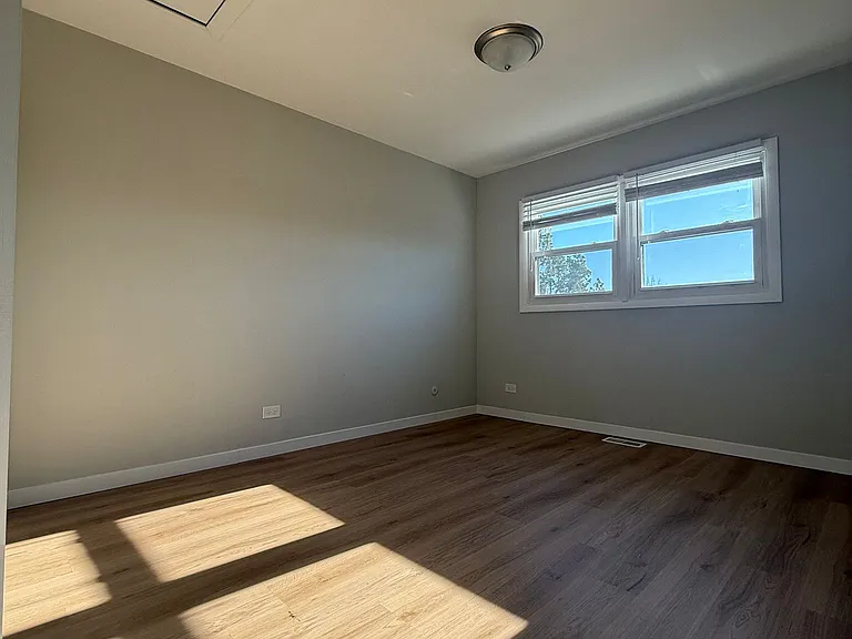 1312 Kingsbury Dr #B — Photo 8