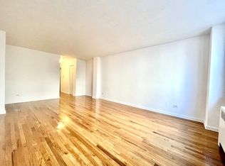 135 E 56th St #3B, New York, NY 10022