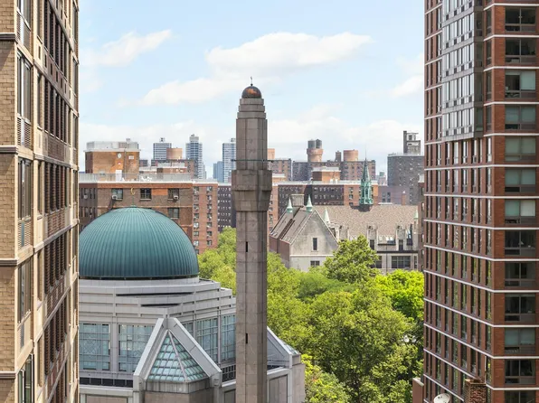 200 East 95th Street image 10 of 28