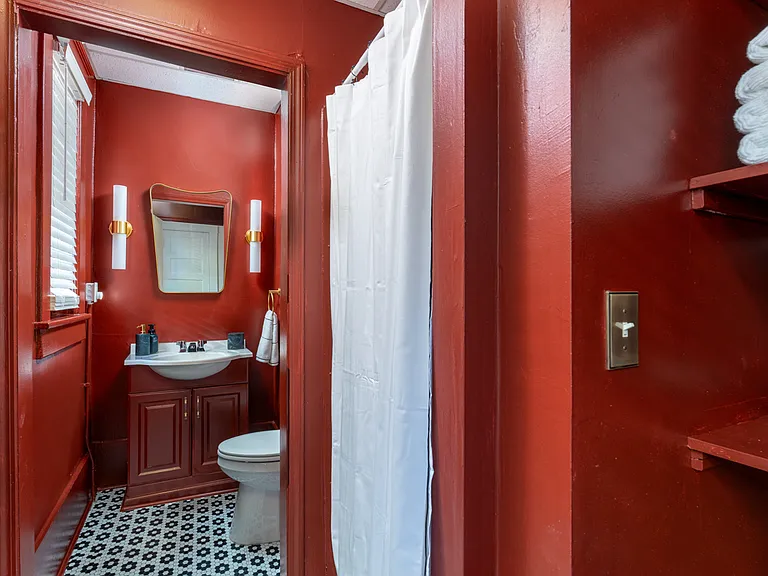 1504 W Friendly Ave #A — Photo 37