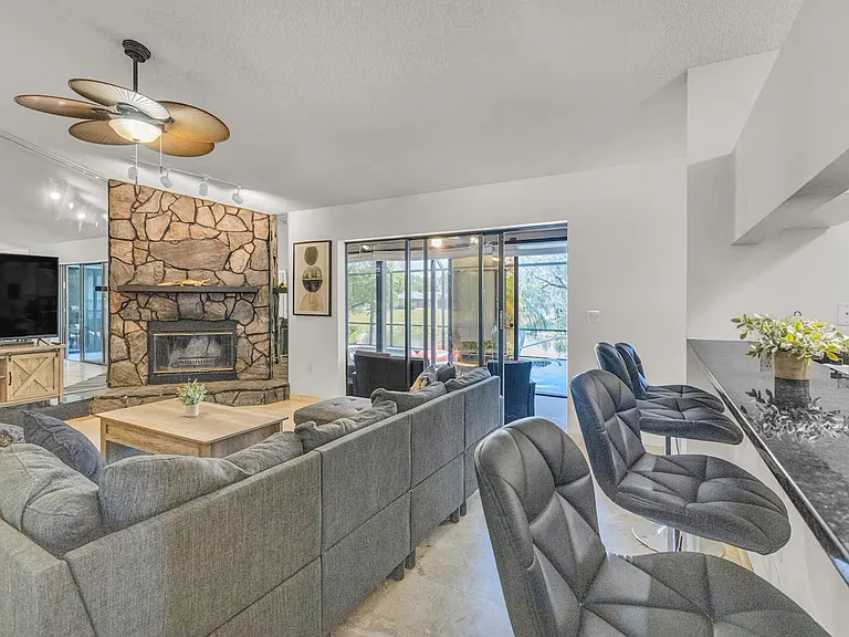 5462 Colonial Oaks Blvd — Photo 18