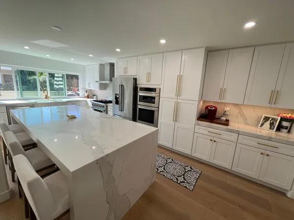 19315 Brooktrail Ln, Huntington Beach, CA 92648