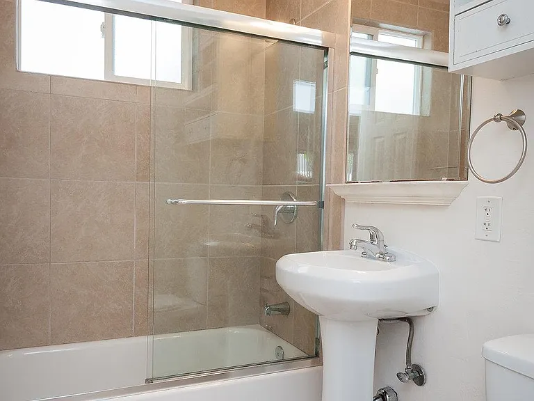 935 Agate St #4 — Photo 10
