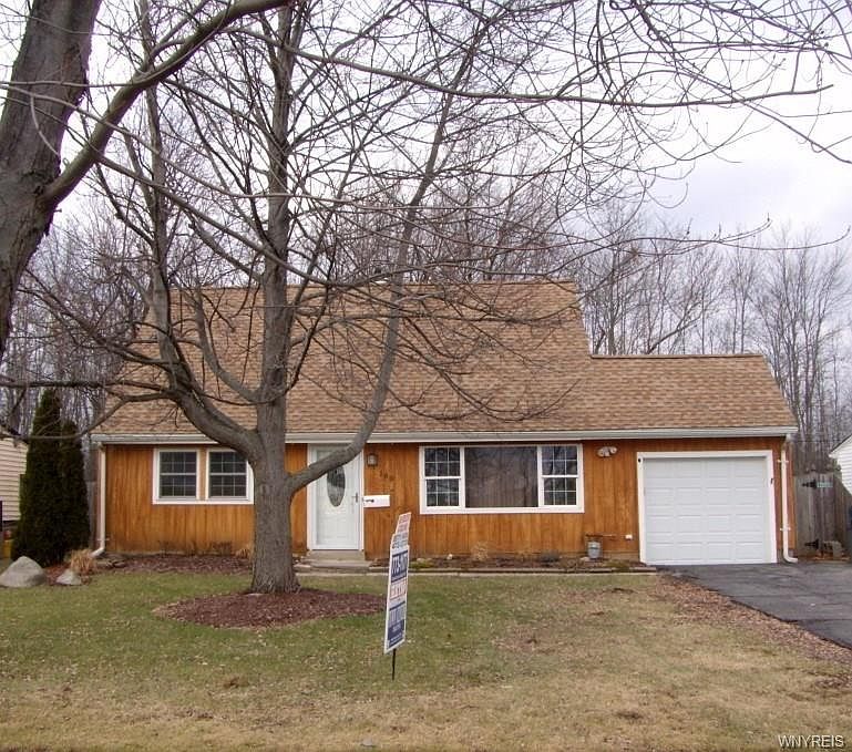 1st image of 160 Marilyn Dr