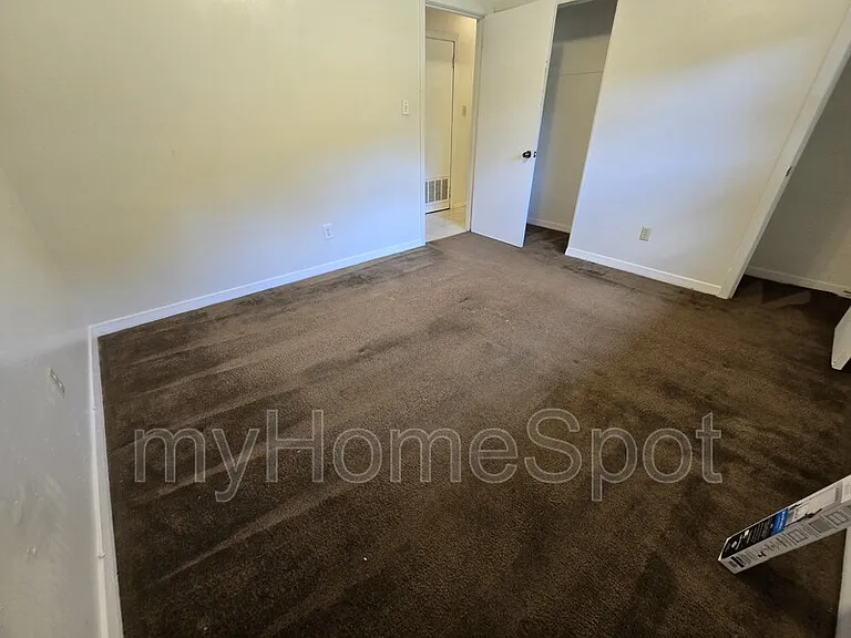 916 Twinbrook Ave — Photo 12