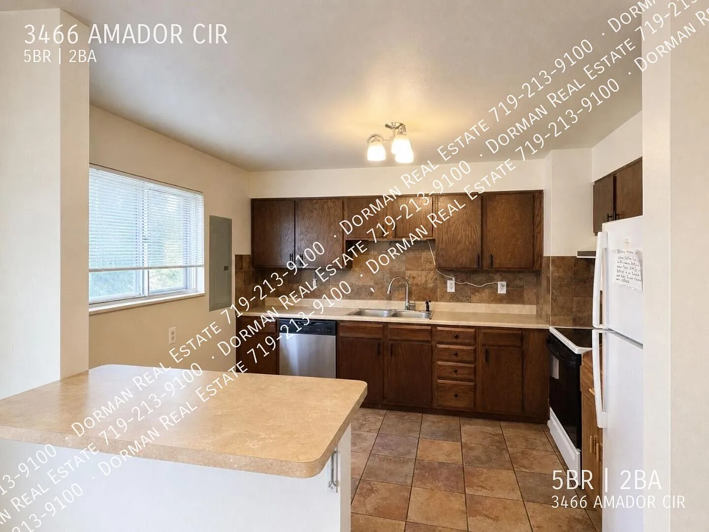 Spacious 5 bedroom in Vista Grande Terrace — Photo 3