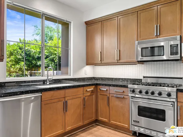 379 E Ameno Dr, Palm Springs, CA 92262