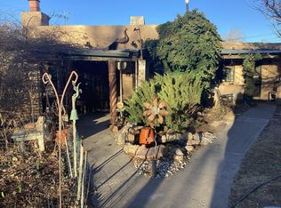 1596 Hooper Rd SW, Albuquerque, NM 87105