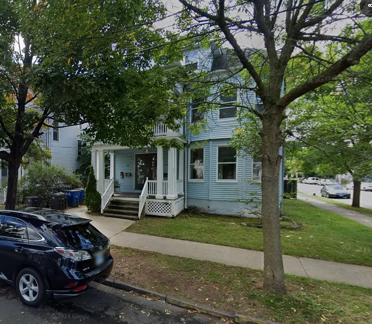 Building Photo - 212 Maple St #1