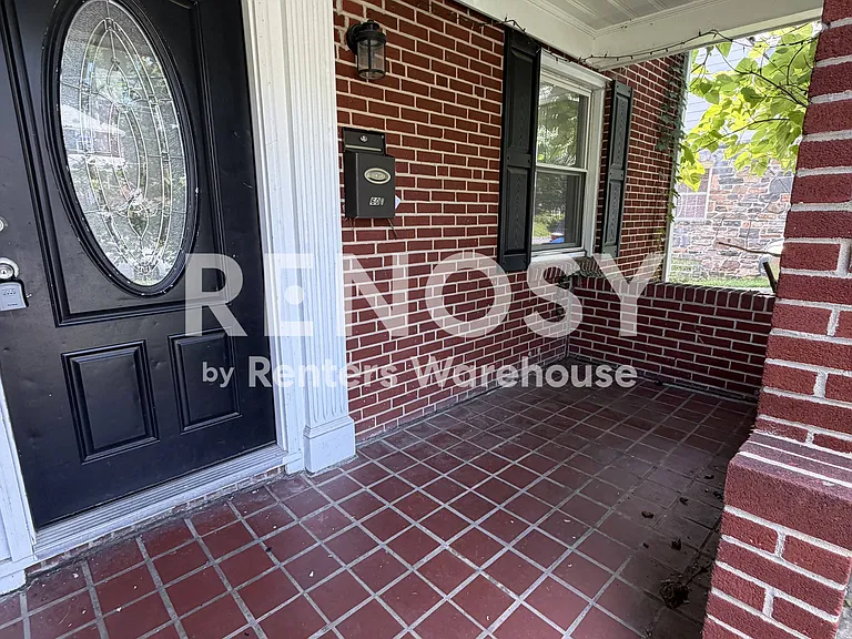 601 Warwick Rd — Photo 3