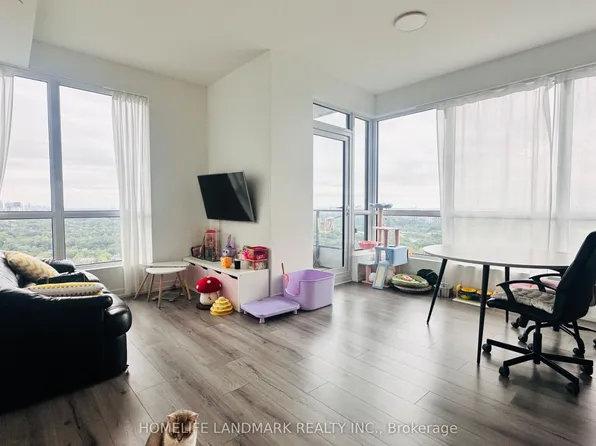 395 Bloor St E, Toronto, ON