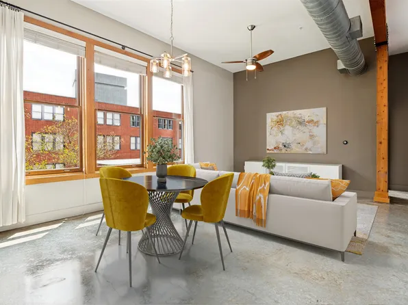 2502 Live Oak St APT 208, Dallas, TX 75204