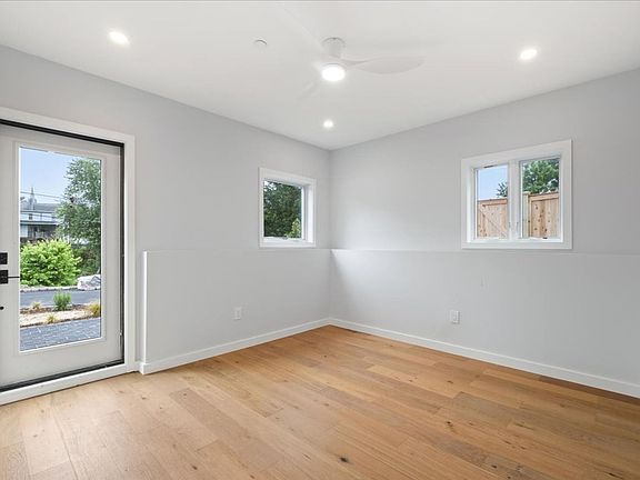 4th image of 46 Hudson St #1