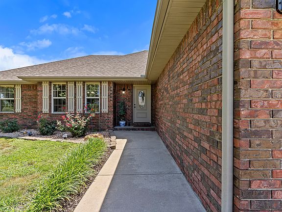 3rd image of 132 Napper Lane
