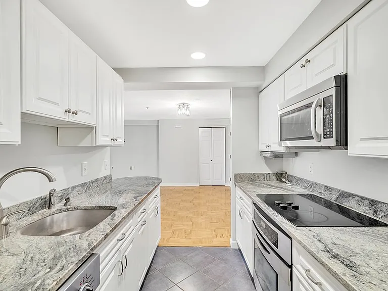 357 Commercial St — Photo 2