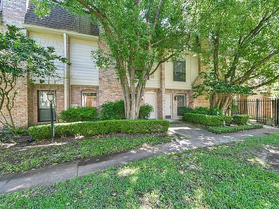 2nd image of 1601 S Shepherd Dr APT 39