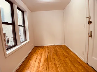Rented by Laura Nguyen, LREB
