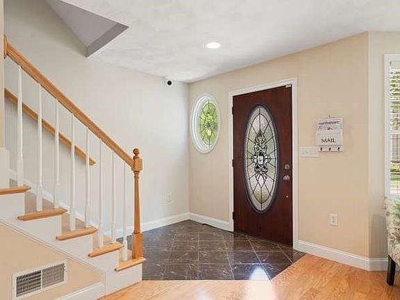 3rd image of 20 Jills Way Unit 20