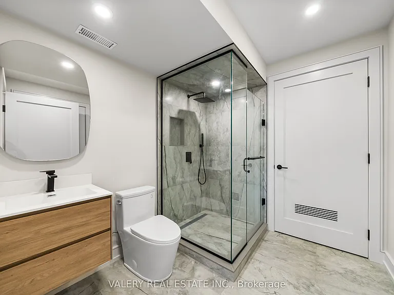 131 Dovercourt Rd #1 — Photo 8