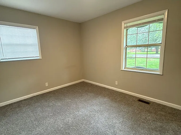 1307 Gentry Ter — Photo 21