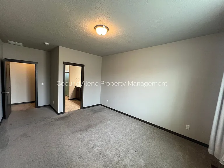 246 N Olivewood Ln — Photo 15