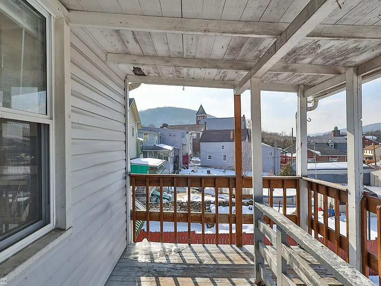 Catawissa St 50 W — Photo 30