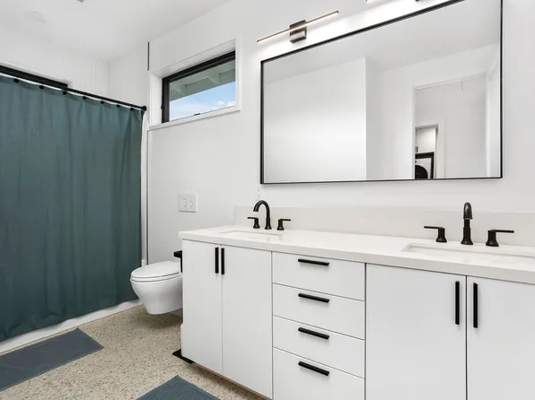 5301 Los Robles Dr, Carlsbad, CA 92008