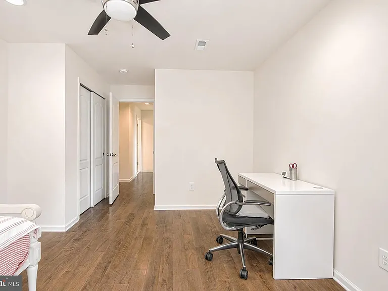 4 Regency Ct — Photo 25