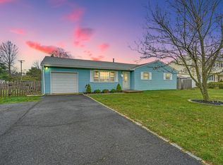 700 Hardean Rd, Brick, NJ 08724