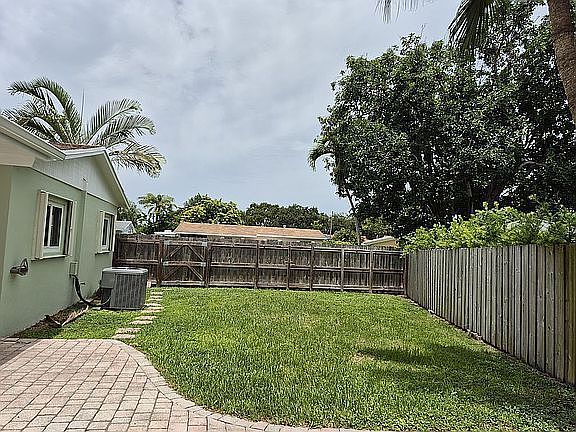 3rd image of 18620 SW 90th Ave