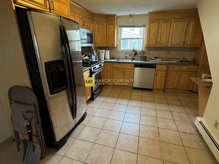 91-93 N Irving Park #1 — Photo 2