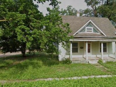 201 N Douglas Ave, Lyons, KS, 67554