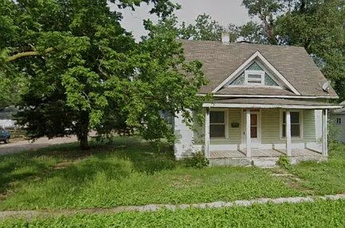 201 N Douglas Ave Photo 1
