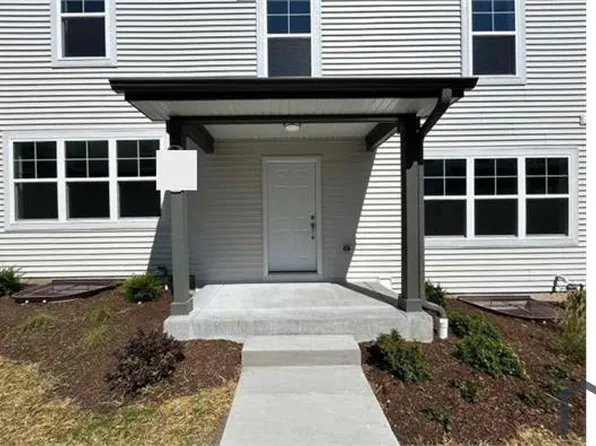 205 S Llanos St, Cortland, IL 60112