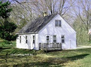 123 S Cushing Park Rd, Delafield, WI 53018