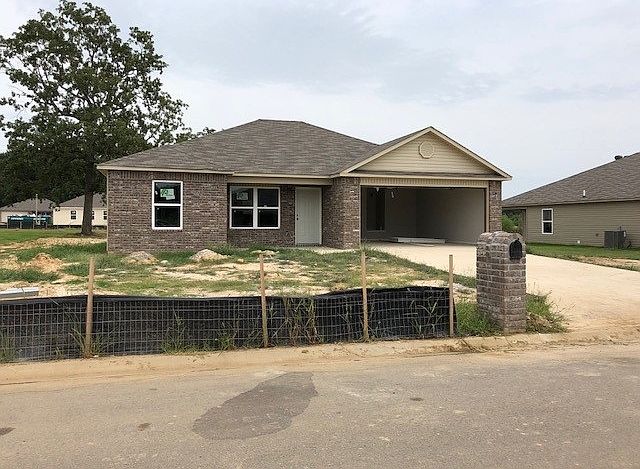 1st image of 215 Harper Dr