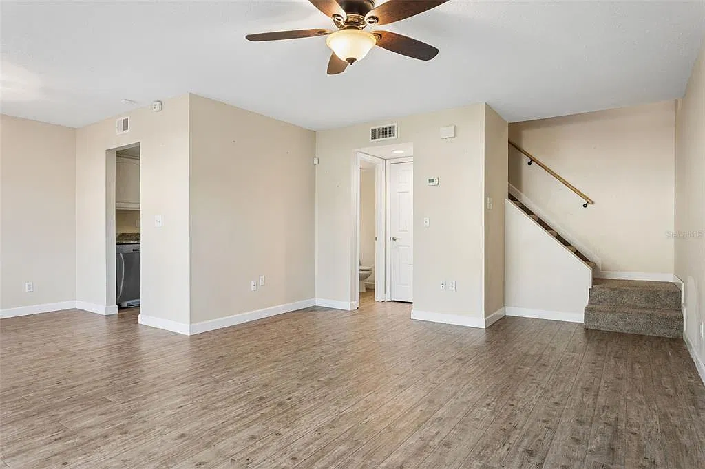 2 bed, 1.5 bath, 1104 sqft, $1,600 — Photo 4