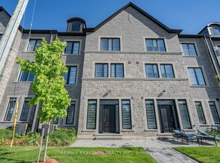260 Eagle St #6, Newmarket, ON L3Y 0G6