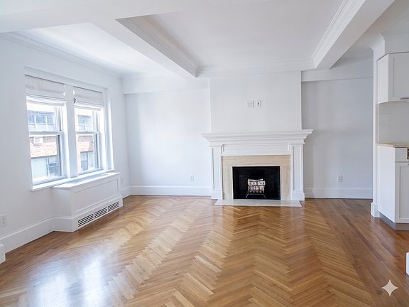 3rd image of 167 E 82nd St #8C