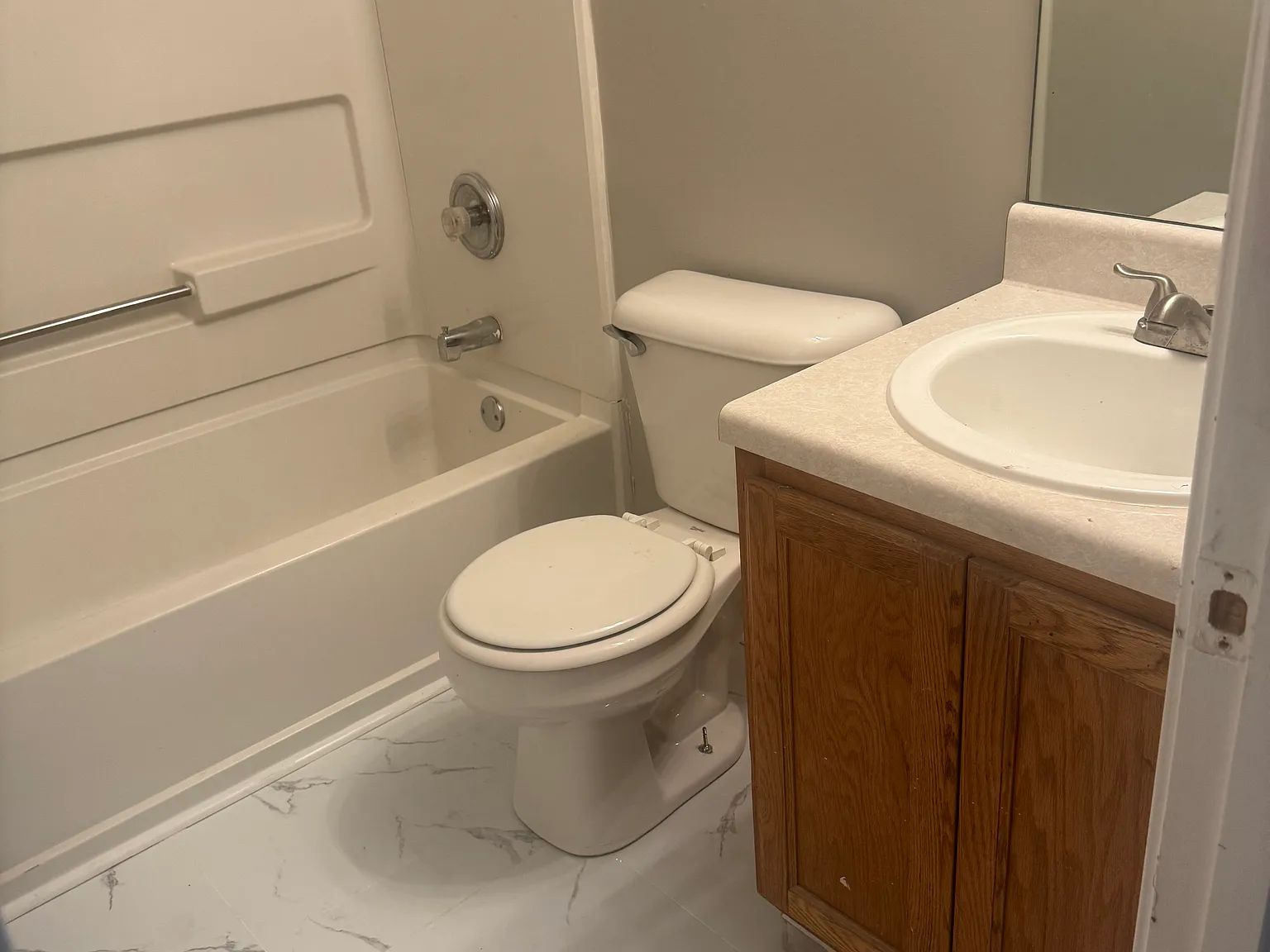 1513 Eastern Sunrise Ln — Photo 4